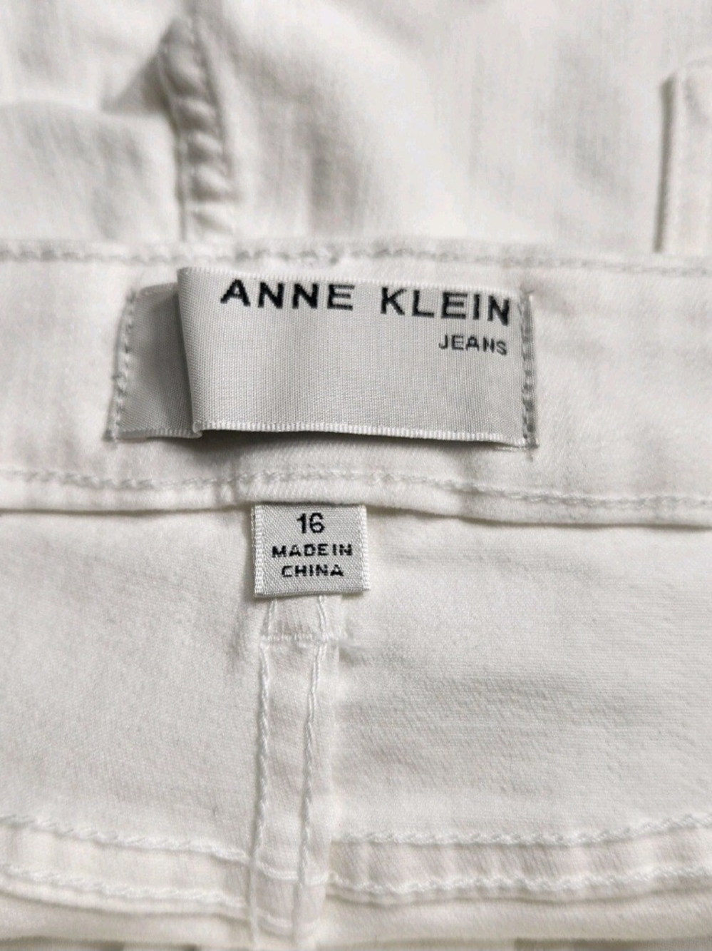Anne Klein Womens Size 16 white Button fly  High Rise Shorts Stretch NWT 03 - Picture 8 of 13